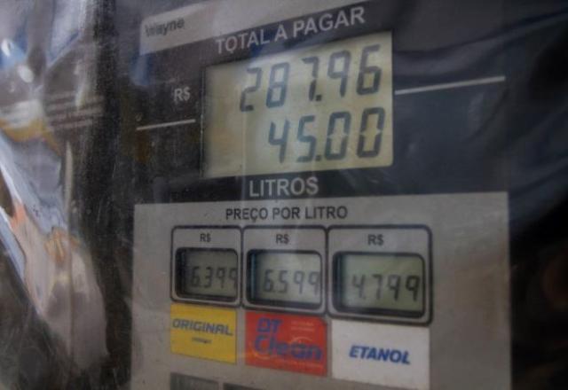 Gasolina teve novo aumento pela 4ª semana seguida