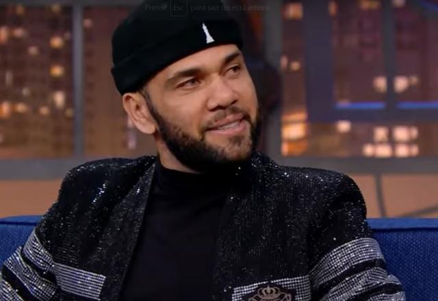 Daniel Alves revela que está recebendo propostas e treina psicológico para Copa