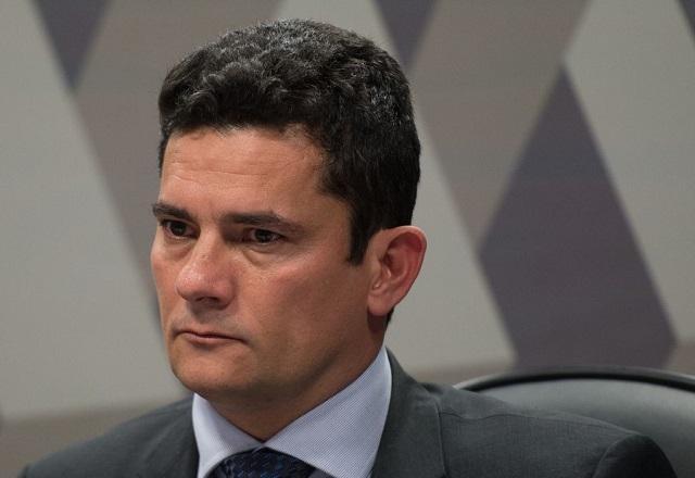 Sergio Moro é xingado durante protesto no Aeroporto de Brasília