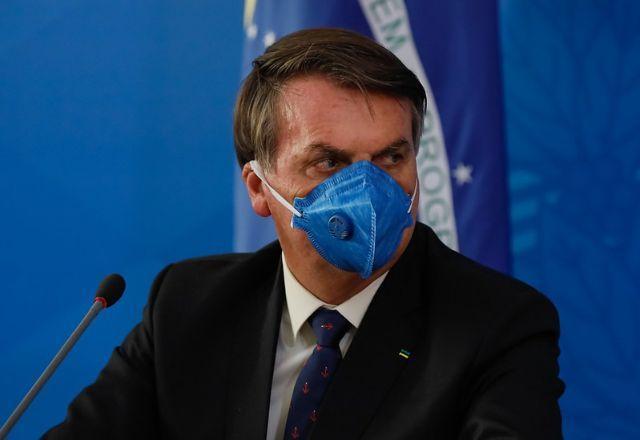 Agenda do Poder: Bolsonaro concede medalha a si mesmo