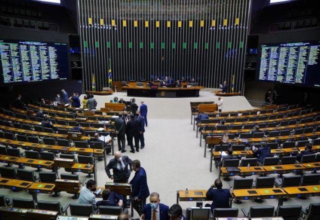 Câmara aprova emendas do Senado à proposta que aumenta número de juízes