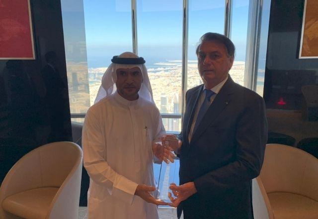 Bolsonaro visita prédio mais alto do mundo em Dubai