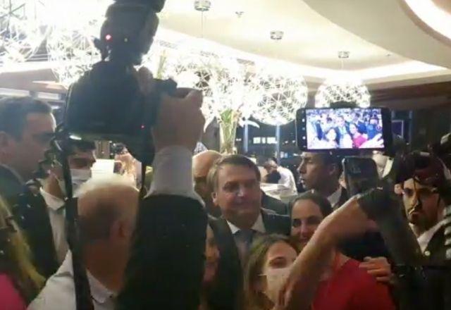 Bolsonaro janta em Dubai com empresários de Minas Gerais