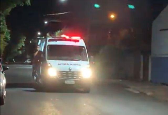 Carro da pamonha ou da vacina? Ambulância do SUS chama população para se vacinar