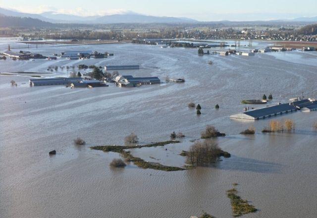 Tempestade deixa um morto e dois desaparecidos no Canadá