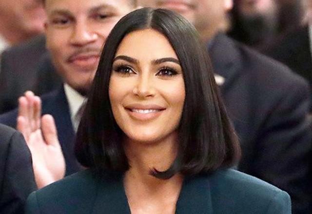 Kim Kardashian freta avião para ajudar time de futebol feminino do Afeganistão