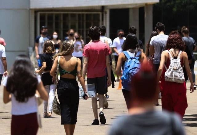 Primeiro dia do Enem 2021 é encerrado e estudantes falam sobre a prova