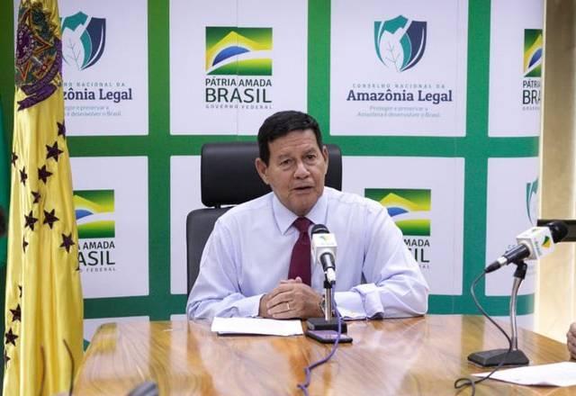 Vice-presidente Mourão ainda não decidiu futuro político