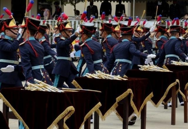 Presidente Jair Bolsonaro marca presença em formatura da Academia Militar