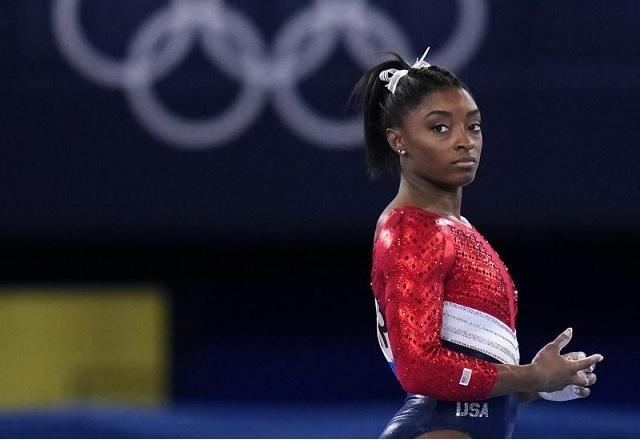 Simone Biles é eleita uma das personalidades do ano por revista norte-americana