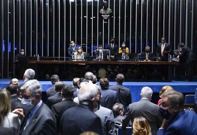 Senado aprova em primeiro turno texto-base da PEC dos Precatórios