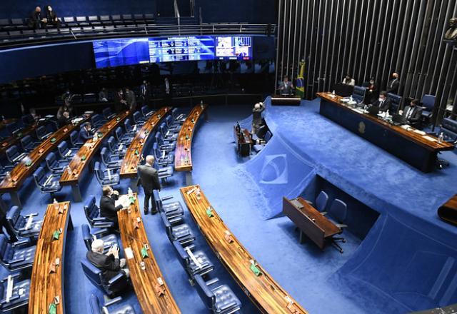 Com discórdia, parte da PEC dos Precatórios é promulgada pelo Congresso