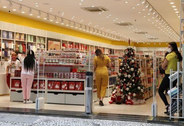 Vendas do Natal devem movimentar mais de R$ 57 bilhões, diz CNC