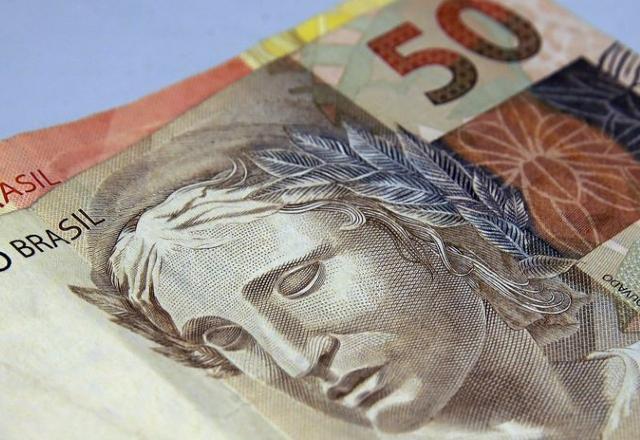 Ausência do auxílio emergencial gera preocupação para 2022