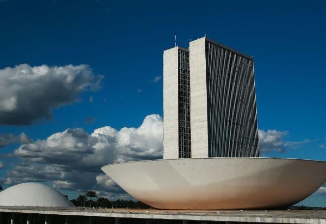 Novo vai acionar o STF contra o fundão eleitoral de R$ 5,7 bilhões