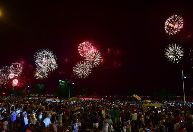 Florianópolis cancela queima de fogos na festa de réveillon