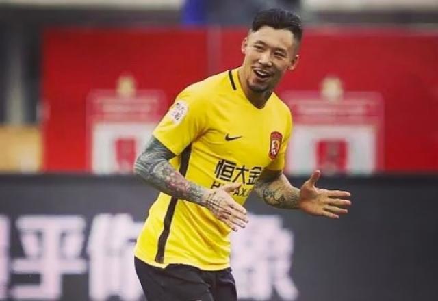 China proíbe tatuagens nos jogadores de futebol da seleção