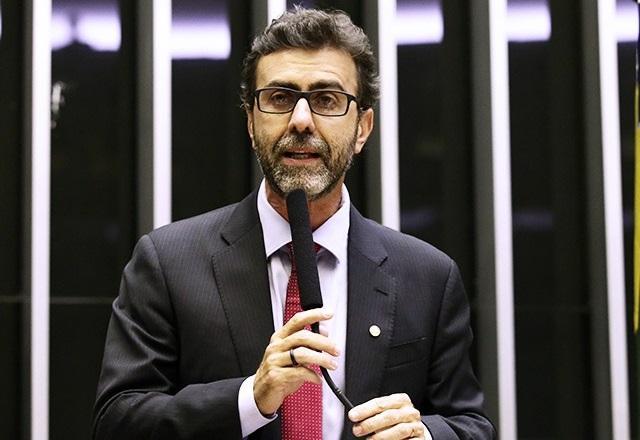 Deputado federal Marcelo Freixo é diagnosticado com covid-19