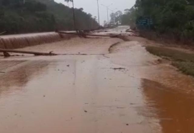 Dique que transbordou em Nova Lima atinge nível máximo de emergência