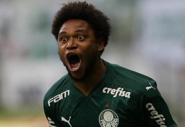 Luiz Adriano diz estar disposto a cumprir seu contrato com o Palmeiras