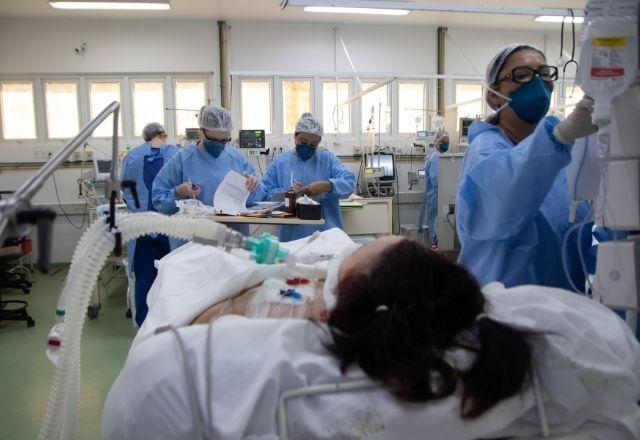 Tempo médio de espera para leitos de covid é de 38 horas no Rio