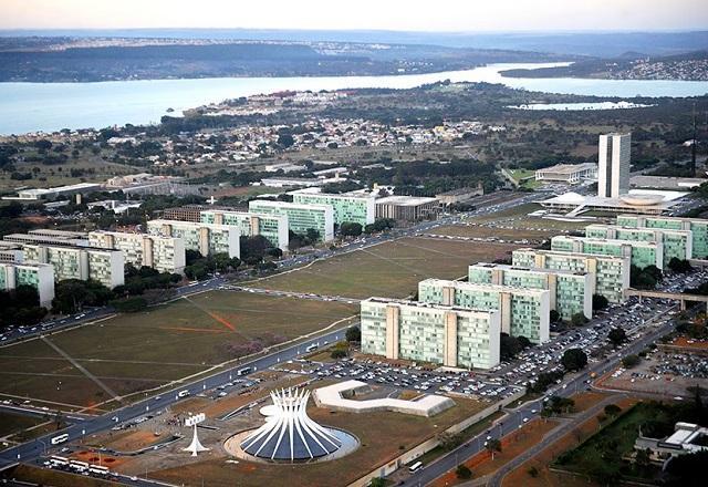 Economia e declarações dos pré-candidatos apontam planos para servidores