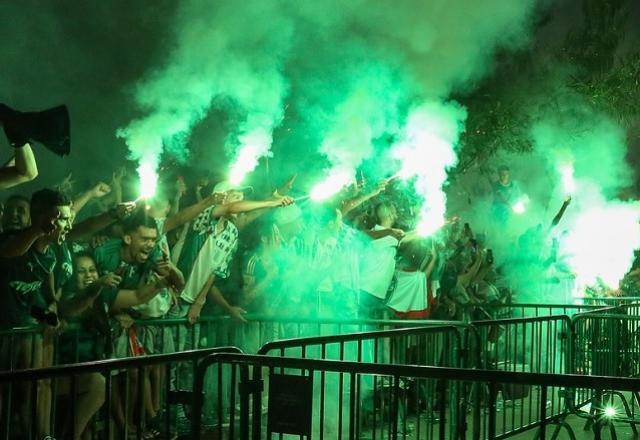 Torcida do Palmeiras planeja "aeroporco" para incentivar time antes do Mundial