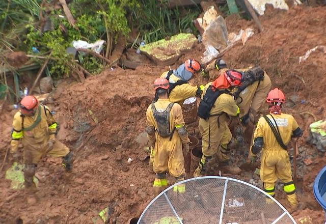 Buscas por sobreviventes de tragédia em SP já duram mais de 60 horas