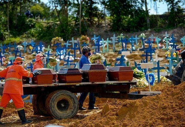 Mundo registra 14,3 mil mortes por covid em 24 horas