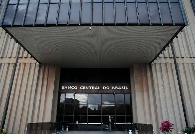 Para controlar a inflação, Copom aumenta Selic para 10,75%