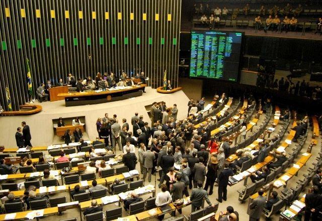 Câmara dos Deputados deve votar hoje MPs sobre energia e habitação