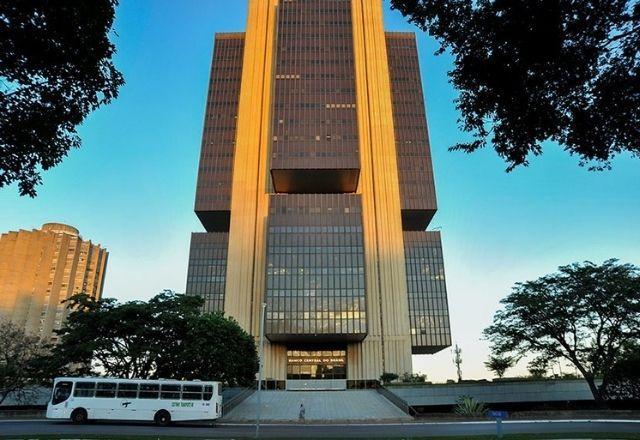 Banco Central projeta queda no ritmo de ajuste da Selic