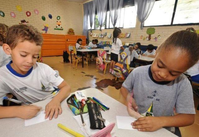 Governo de SP cria 12 mil vagas para atender alunos da rede privada