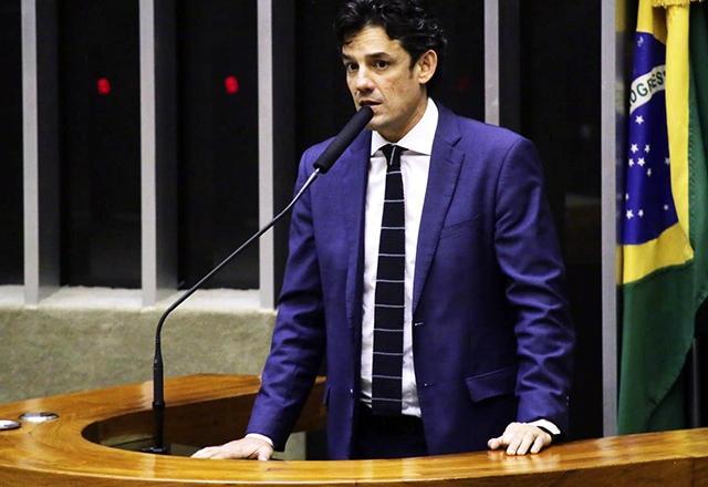 Partidos precisam combater discriminação racial, cobra vice-líder