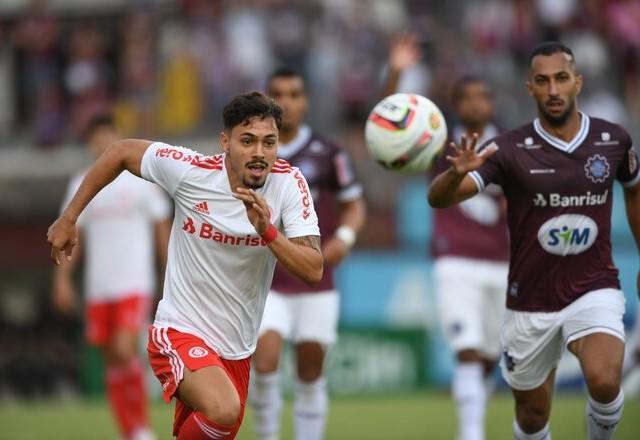 Gauchão: Internacional vence Caxias com gol de Maurício no fim