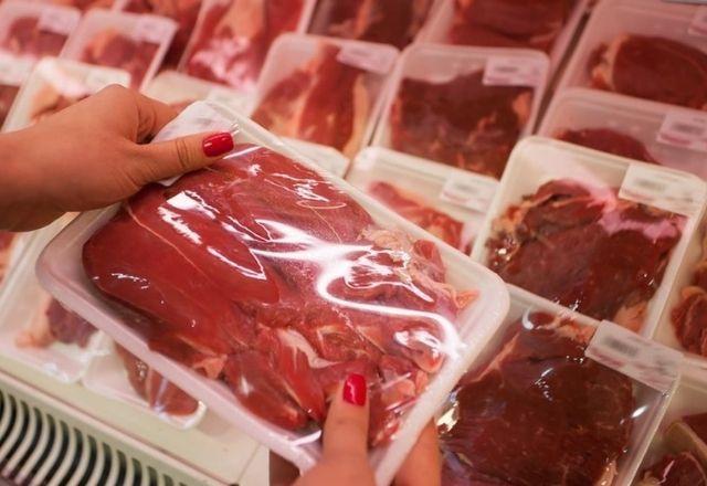 Preço da carne bovina teve aumento de 133% acima da inflação, diz estudo