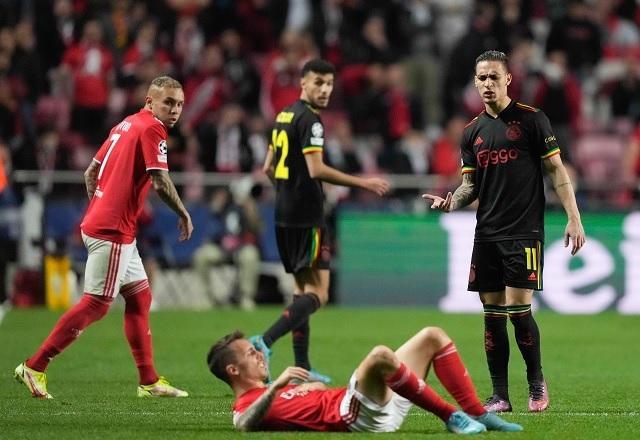 Benfica e Ajax empatam em jogo eletrizante com quatro gols