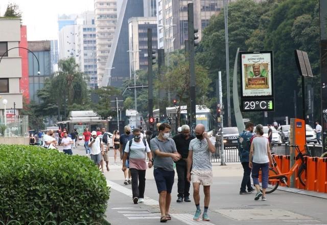 SP pode liberar uso de máscara em locais abertos a partir da próxima semana