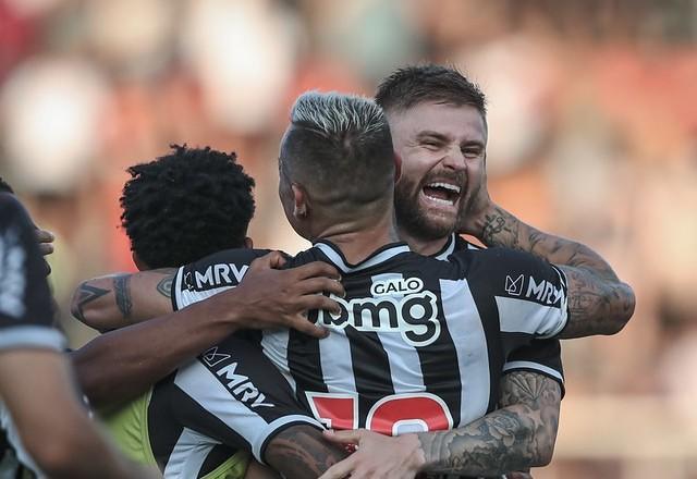 Com gol no fim, Atlético-MG bate Pouso Alegre e retoma liderança do Mineiro