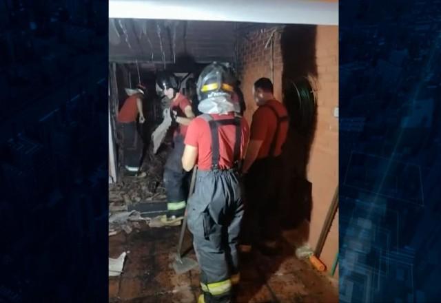 Homem morre ao tentar salvar vizinho idoso de incêndio