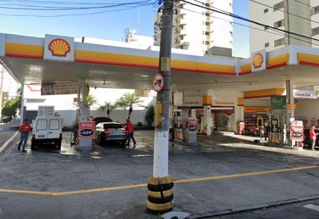 "Não cheira a sangue ucraniano?", questiona ministro após Shell comprar petróleo russo