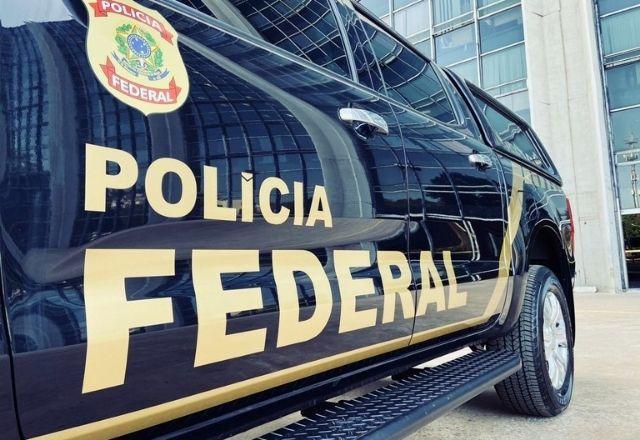 PF apreende 13 kg de droga dentro de puxadores, fundos falsos e chocolates