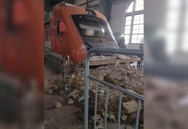 Trem colide com plataforma na estação Júlio Prestes, em SP