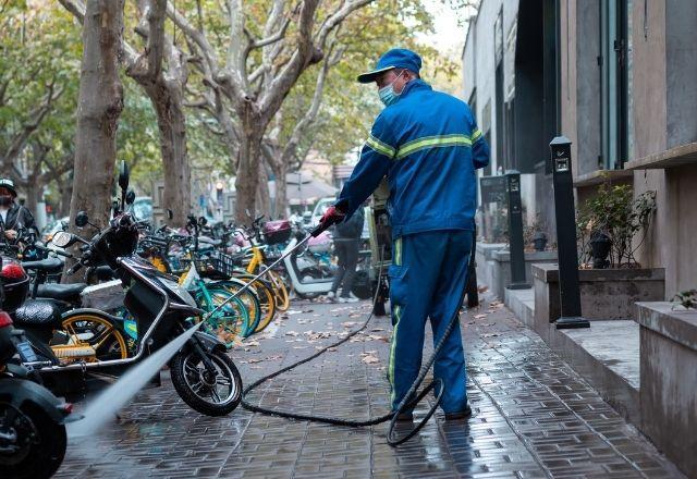 China confina 17 milhões de habitantes após recorde de casos de covid