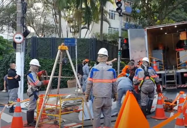 Homem morre eletrocutado ao roubar fios no centro de SP