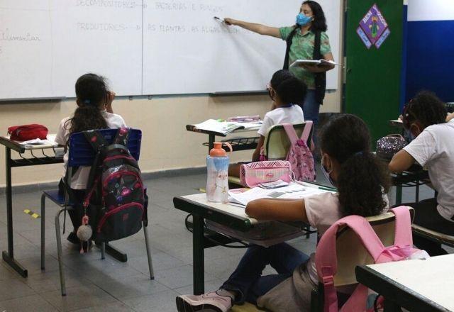 Disque 100 passa a receber denúncias de abandono escolar