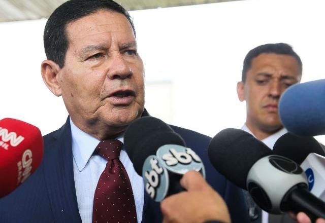 Mourão crítica "hipertrofia" do Congresso sobre emendas