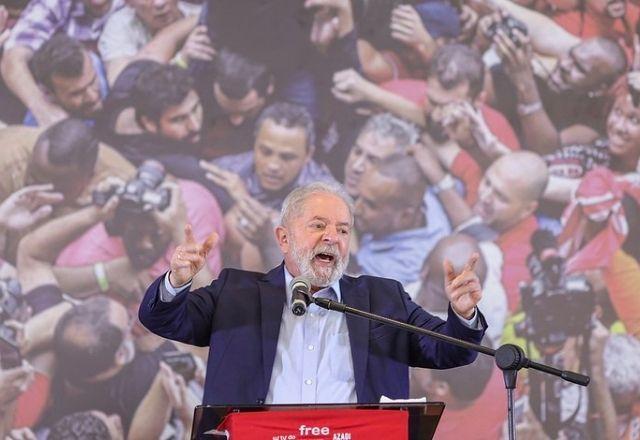 Lula diz que gás de cozinha pode ser item da cesta básica