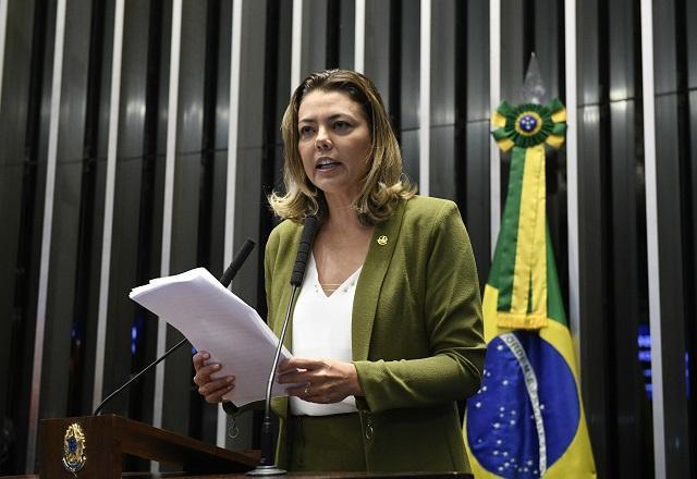 Senadora Leila Barros se filia ao PDT para disputar governo do DF