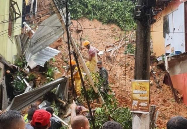 Deslizamento de terra deixa uma criança morta em Angra dos Reis